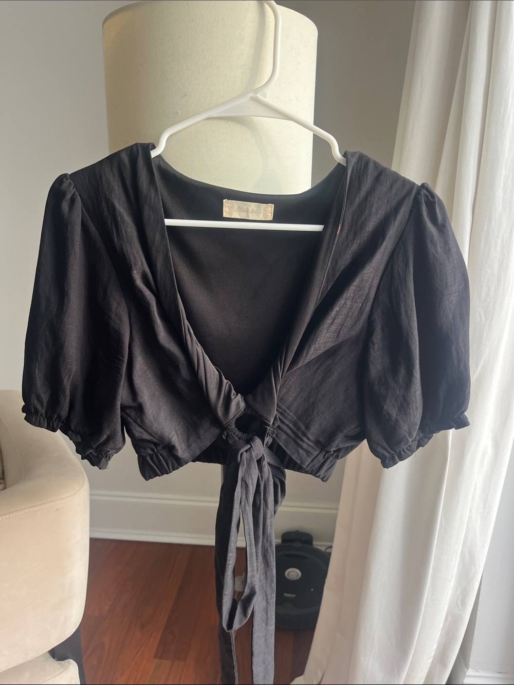 Altar'd State Black Tie-Front Puff Sleeve Crop Top